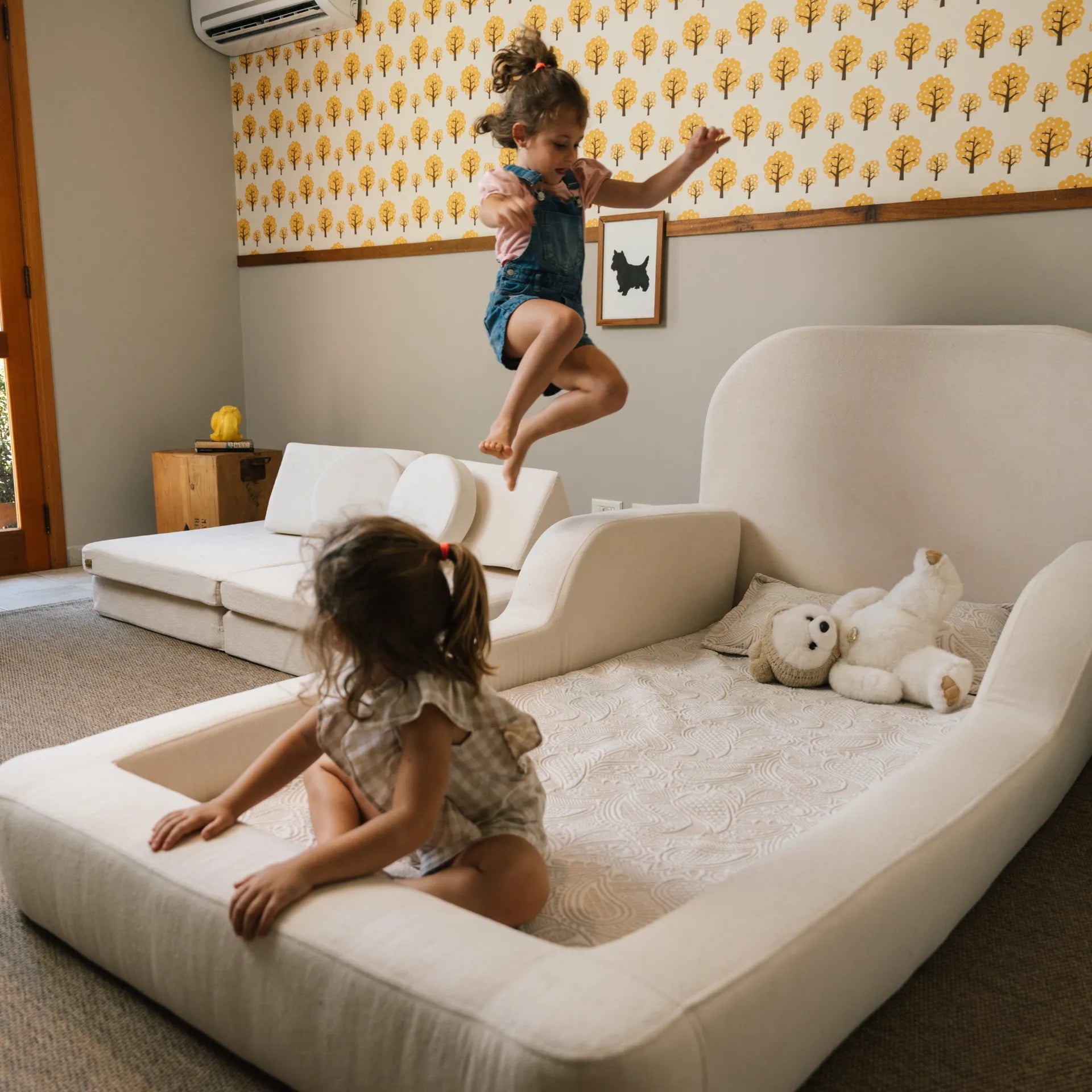 The Little Duck — Montessori-Inspired Toddler Floor Bed - Linen