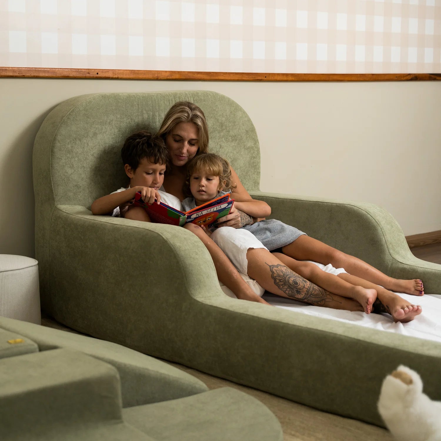 The Little Duck — Montessori-Inspired Toddler Floor Bed - Gray